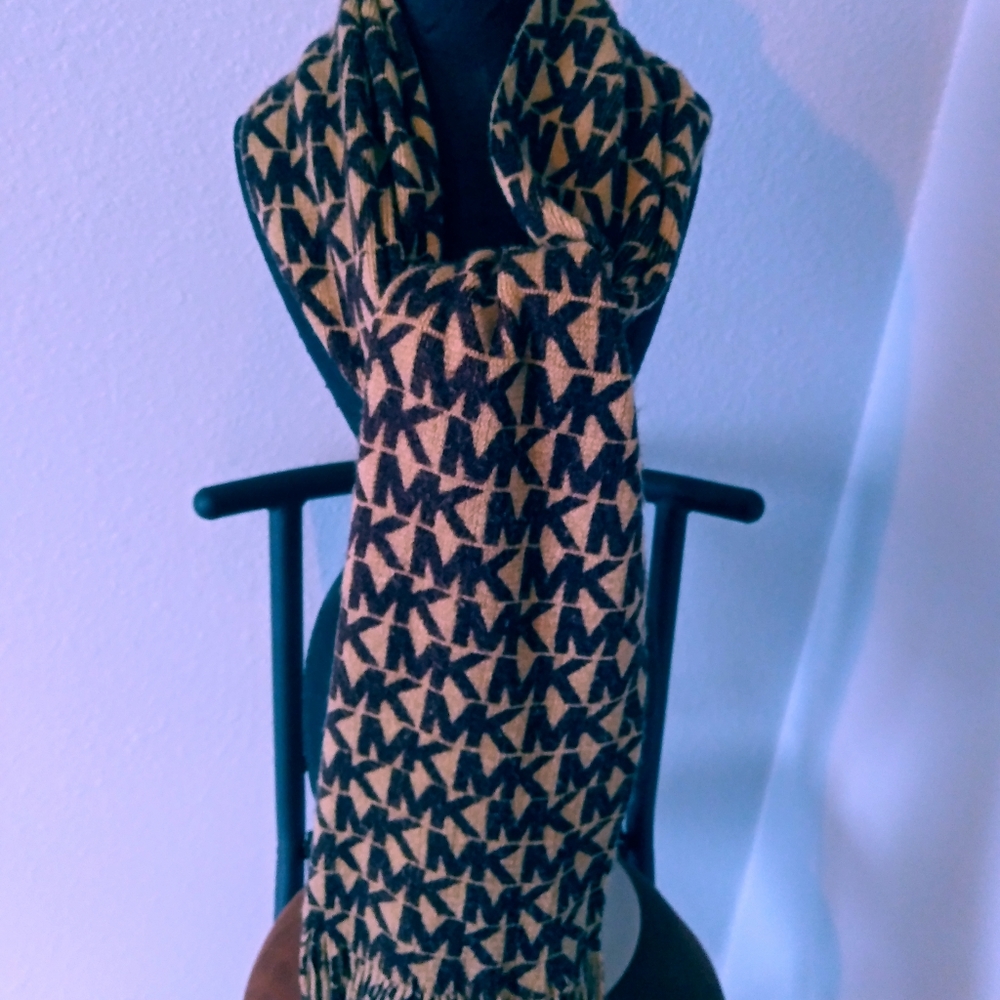 Michael Kors scarf